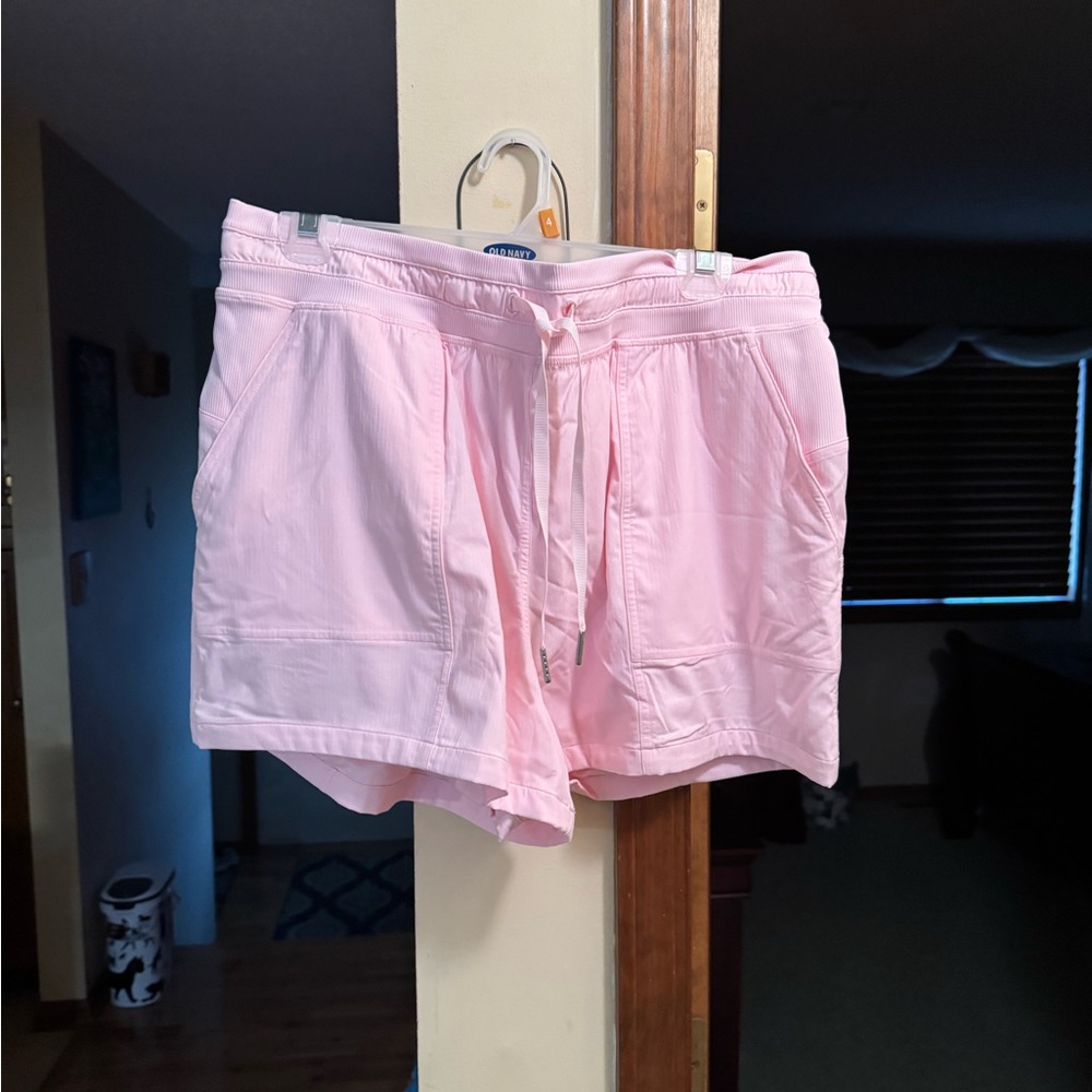 Lululemon Pink Women's Shorts